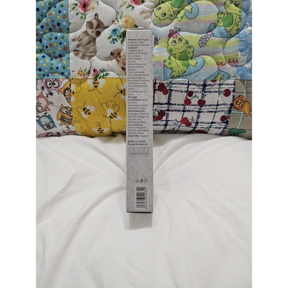 Flower Knows Strawberry Cupid Makeup Palette 01 Honey Canelé Eyeshadow New - Picture 2 of 10